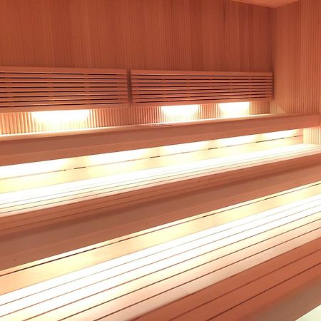 Capsule Inn Osaka - Caters To Men Eksteriør billede