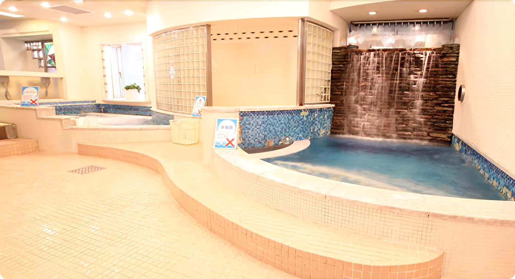 Capsule Inn Osaka - Caters To Men Eksteriør billede