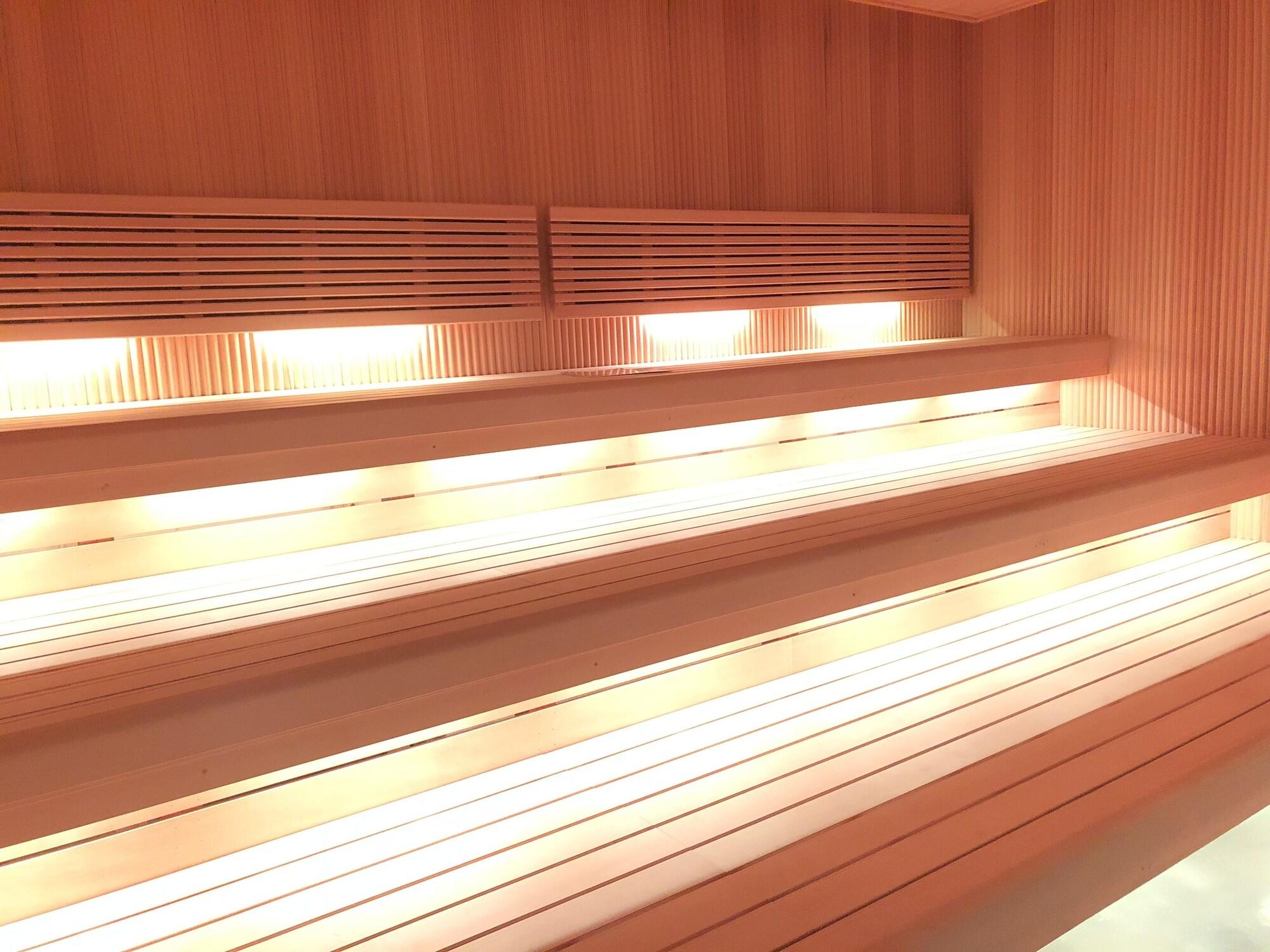Capsule Inn Osaka - Caters To Men Eksteriør billede
