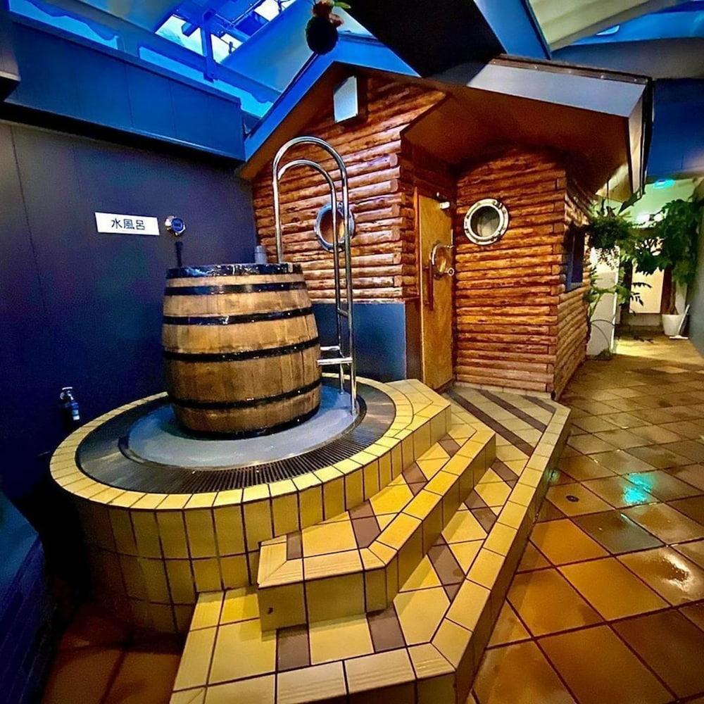 Capsule Inn Osaka - Caters To Men Eksteriør billede