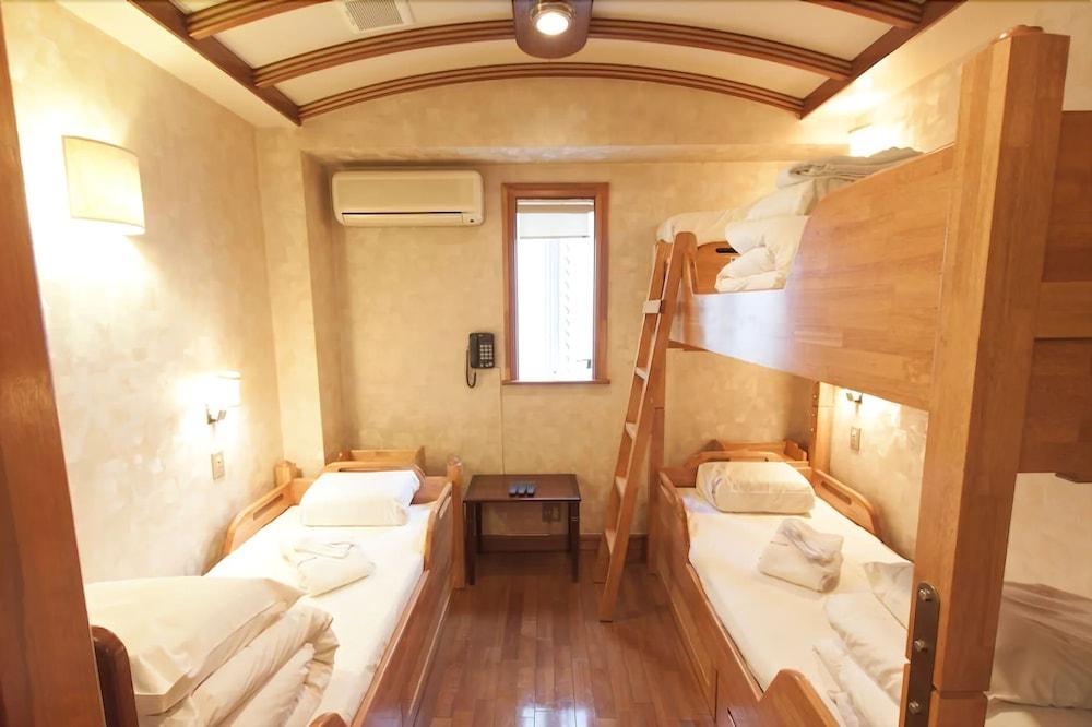 Capsule Inn Osaka - Caters To Men Eksteriør billede