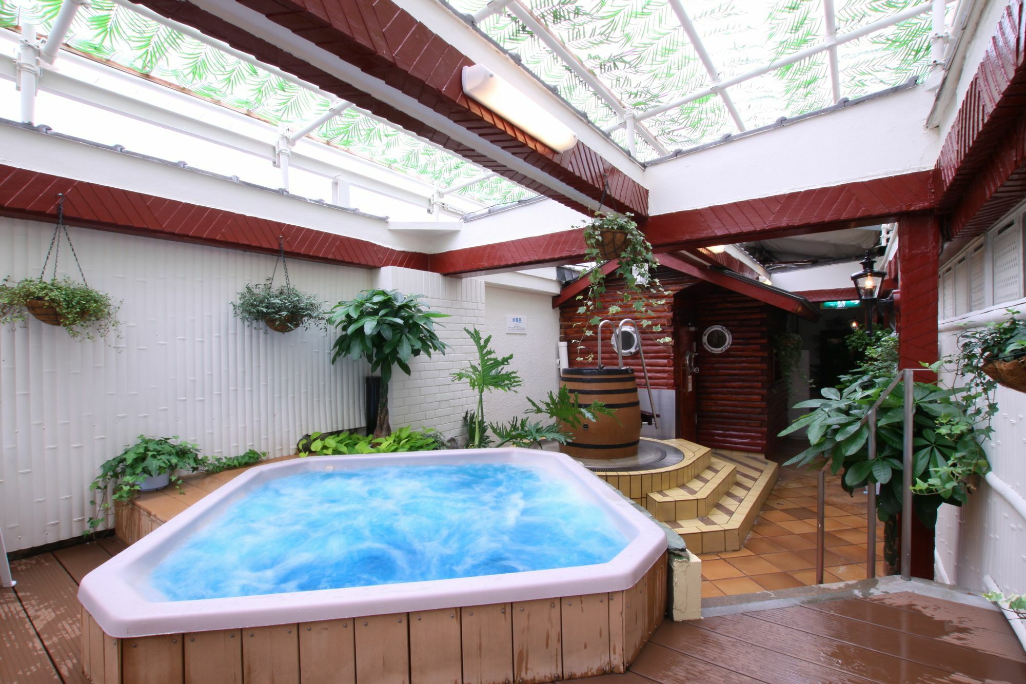 Capsule Inn Osaka - Caters To Men Eksteriør billede